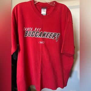 Men’s Large Tampa Bay Buccaneers T